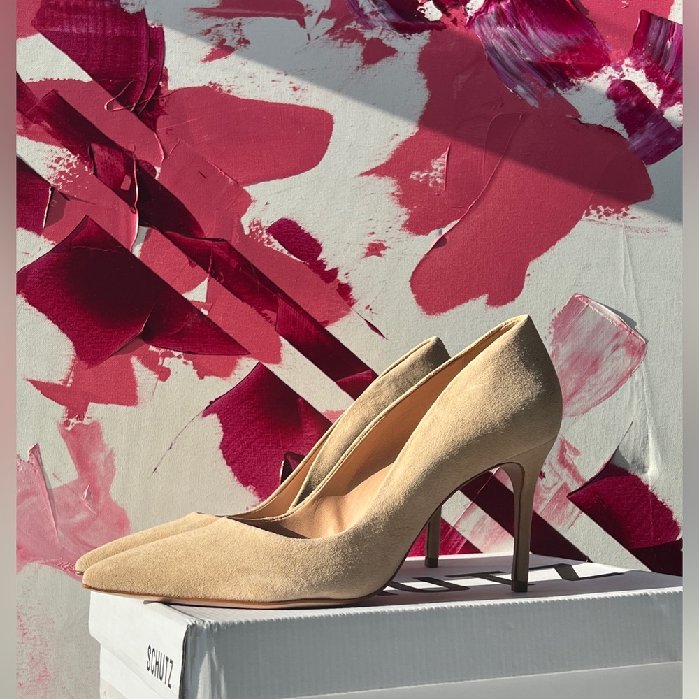 Schultz Lou Lo Heels in Honey Beige Suede